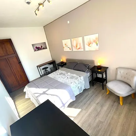 Maison Villageoise Les Nobles Carrieres Feriehus Frasnes