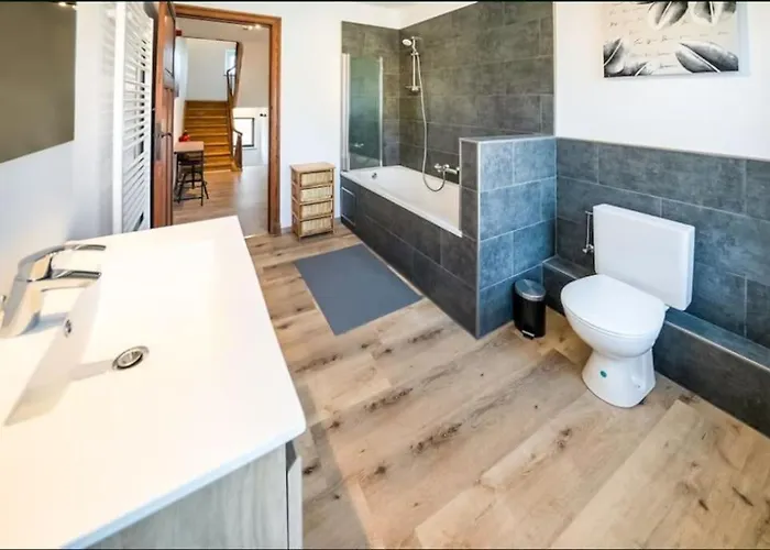 Maison Villageoise Les Nobles Carrieres * Frasnes